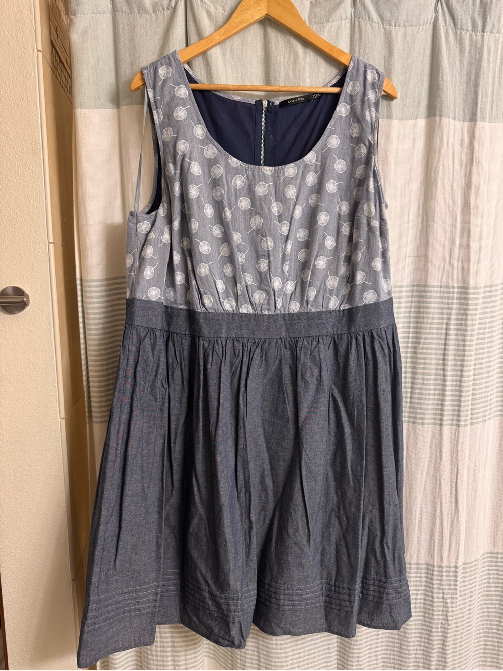 Doe & Rae Navy Printed Sleeveless Dress